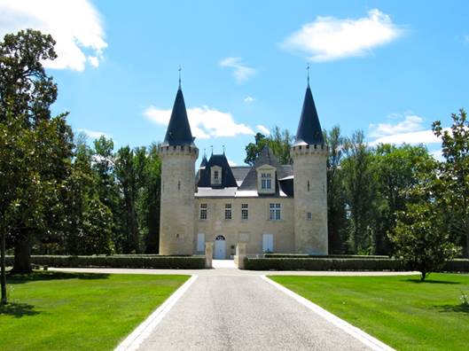 http://www.dariobattistella.fr/documents/images/galeries/Marathon_du_Medoc/Haut_Medoc_Chateau_dAgassac.JPG
