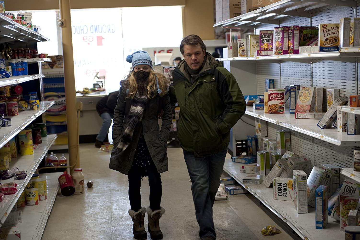 Matt Damon and Anna Jacoby-Heron in Contagion (2011)