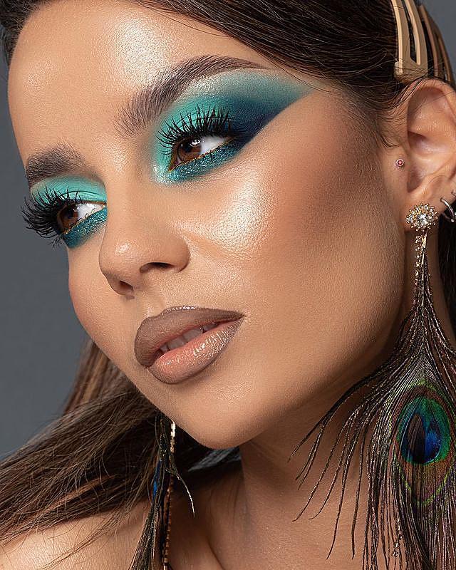 Turquoise Green Makeup