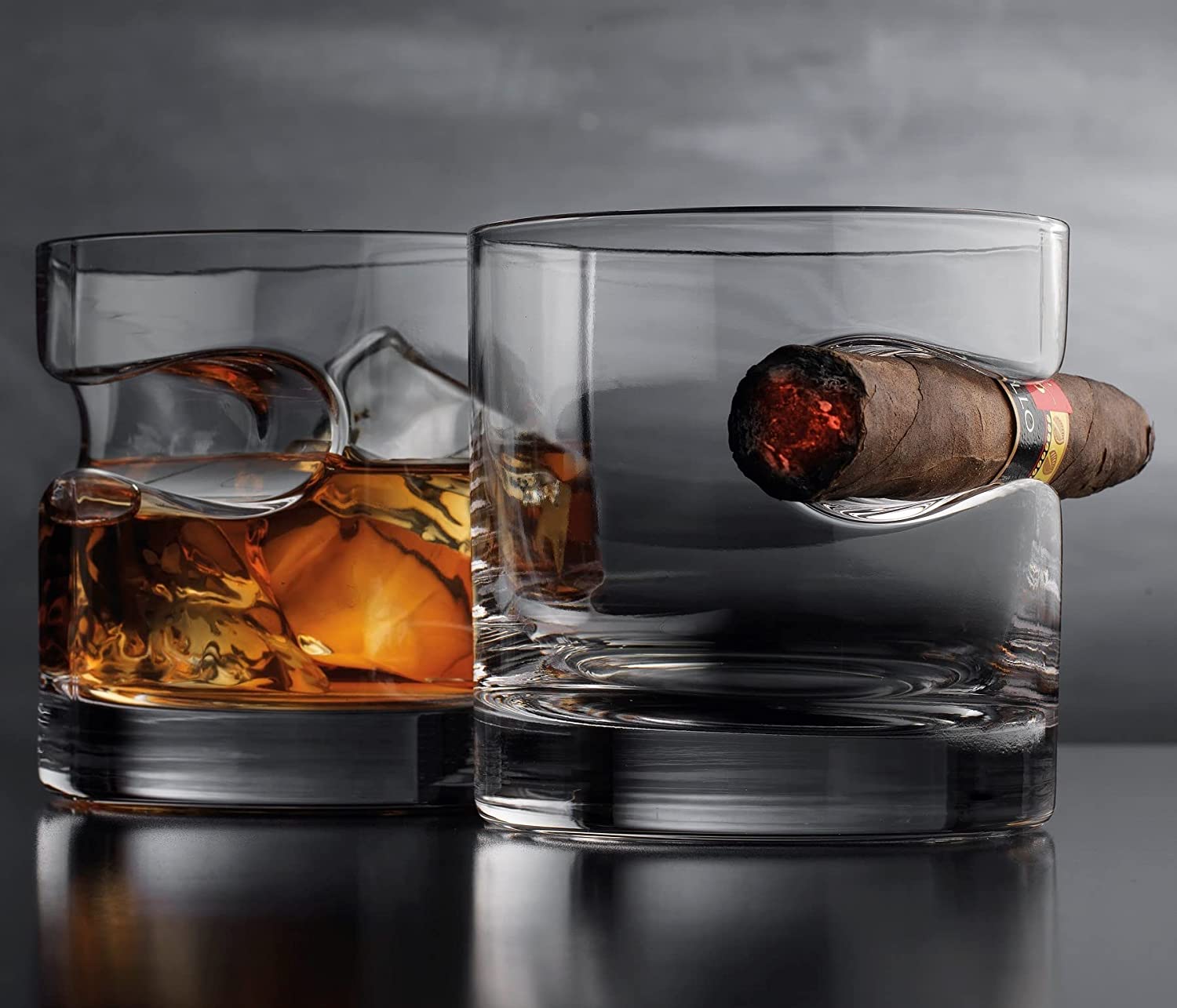 Godinger Cigar Whiskey Glass as gifts for gamblers