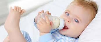 Sử dụng sữa công thức giúp bé ăn ngon miệng.