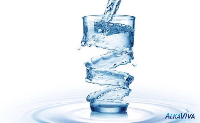 UỐNG NƯỚC ION KIỀM GIÚP GIẢM NỨT GÓT CHÂN