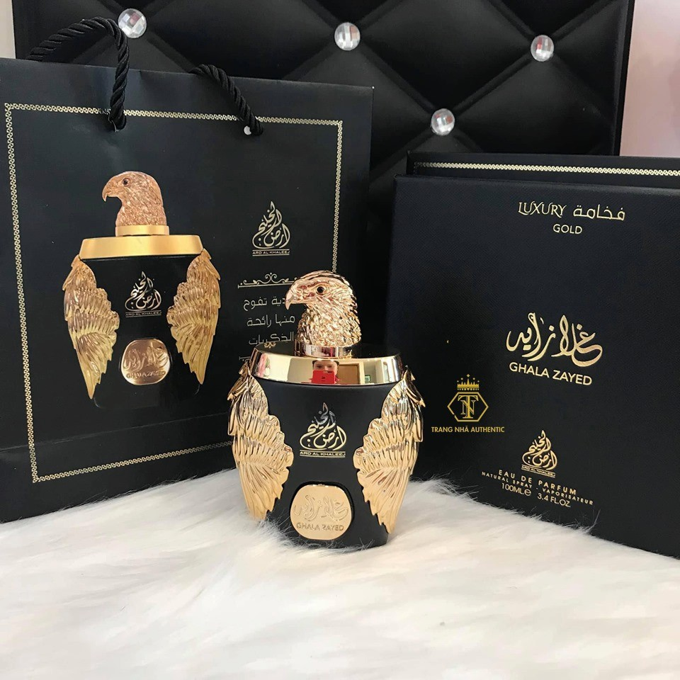 Nước hoa Ghala Zayed Luxury Gold trở nên nổi bật với sự kết hợp giữa tông vàng đen