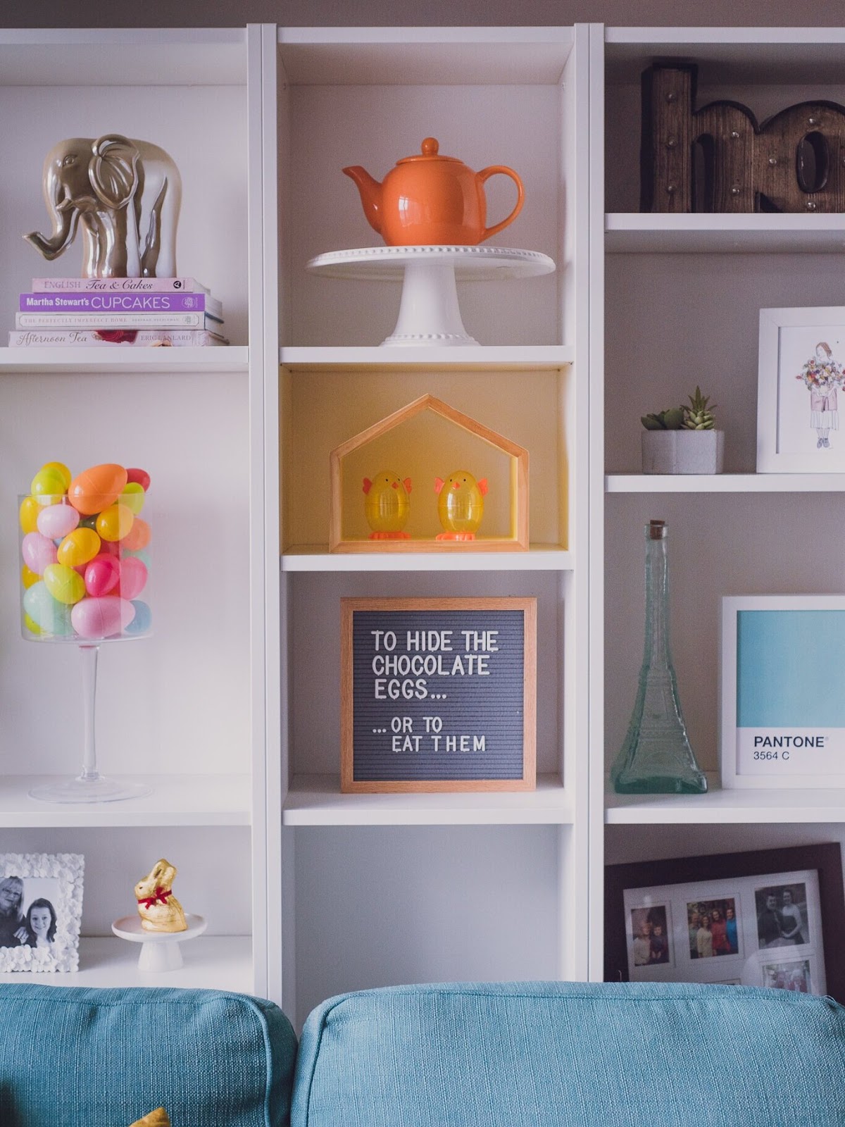 lily-muffins-letter-board-quote-easter-bookshelf