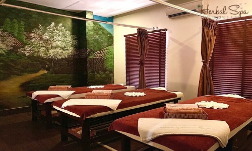 ヘルバル·スパはお客様に休憩とリラックスのための静かで豪華な空間を提供します。