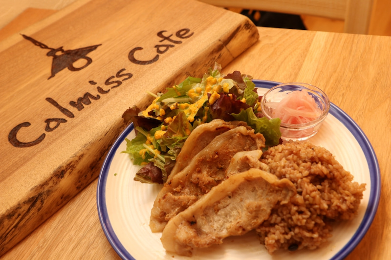 コーヒーにこだわった新しくも懐かしい喫茶店「Calmiss Cafe（カーミス カフェ）」