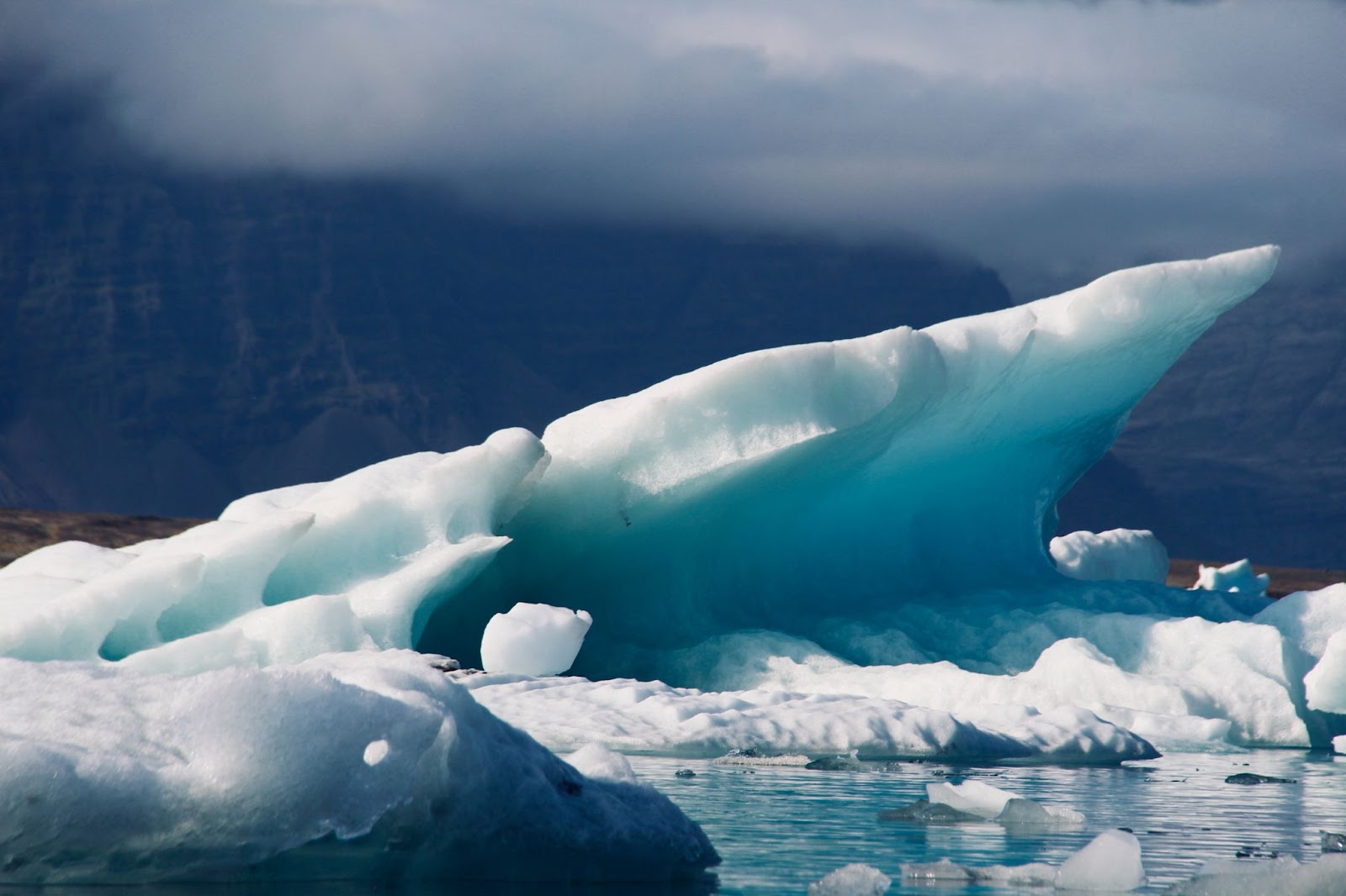 the advantages of using seawater to make ice