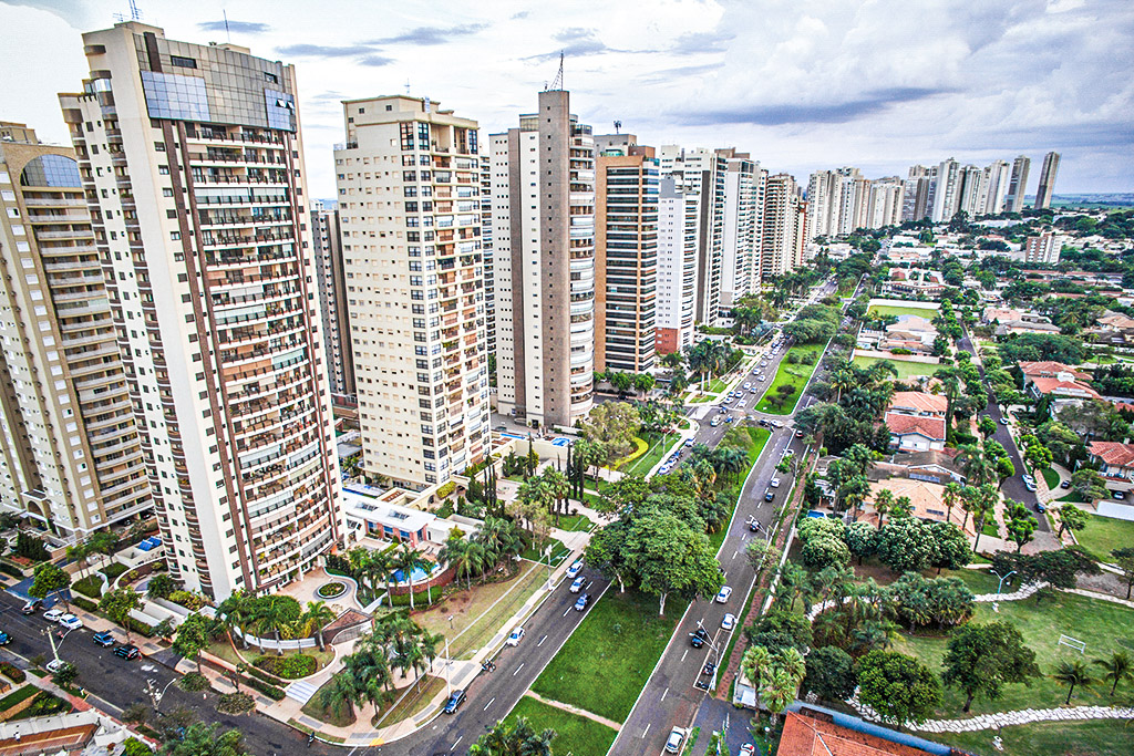 Apartamento para investimento em Ribeirão Preto: imagem área da cidade