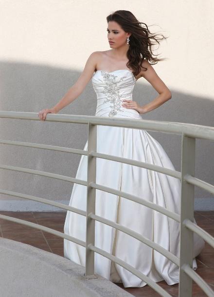 https://davincibridal.com/blog/uploads/products/wedding_gown/50250AL.jpg