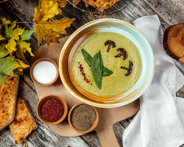 Supă cremă de topinambur cu trufe și ulei de măsline aromat