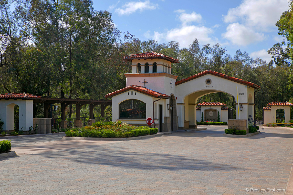 Fabulous Fairbanks Ranch lake view