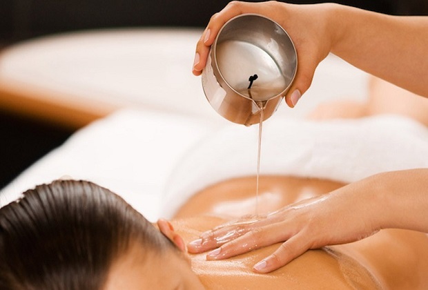 Massage Mây