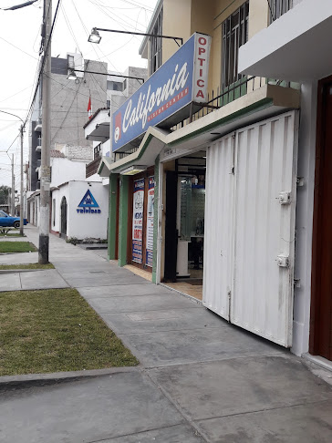 Opiniones de California Visión Center en Trujillo - Óptica