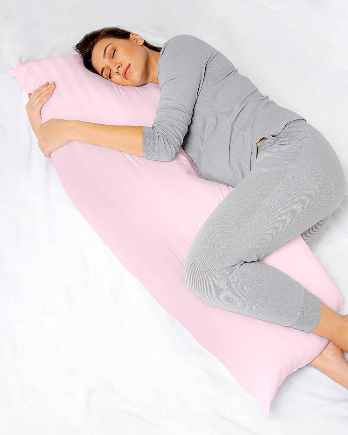 Sử dụng gối ôm cao su khi ngủ, giúp bà bầu không còn tình trạng đau lưng