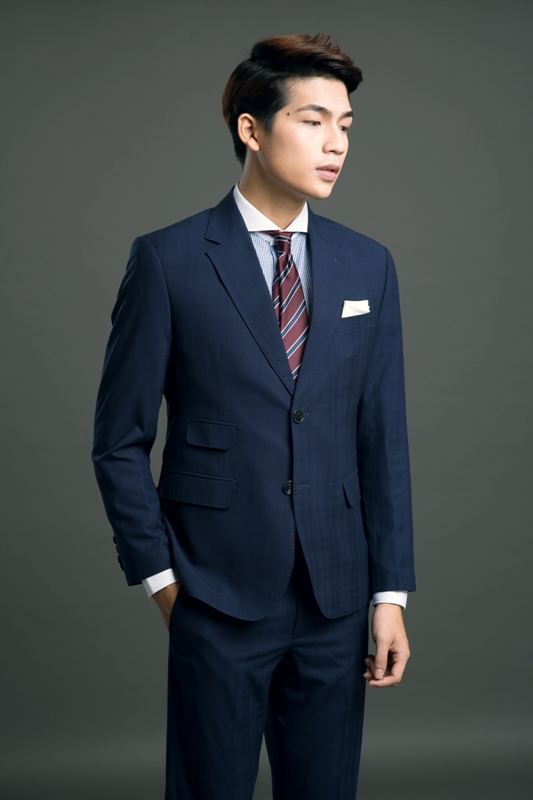 Vest xanh navy đậm, kẻ chím bóng