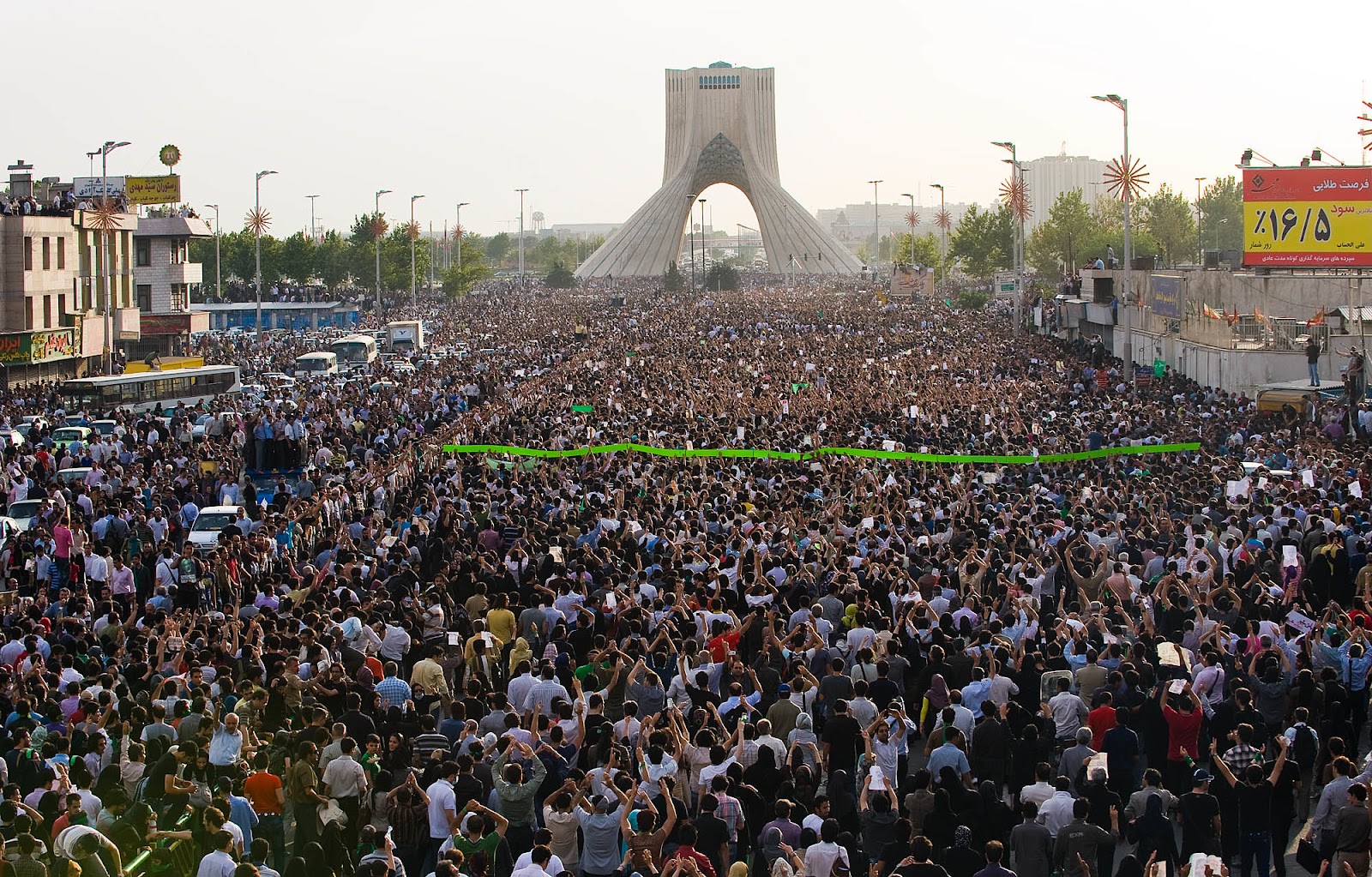 Iran Presidential Elections Rally in Azadi and Enghelab Square in Tehran, Iran, June 15, 2009. (Arash Ashoorinia/CC BY-NC 2.0)