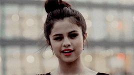 Selena Gomez Picture GIF