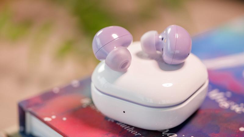 This image shows the Samsung Galaxy Buds 2 Pro.