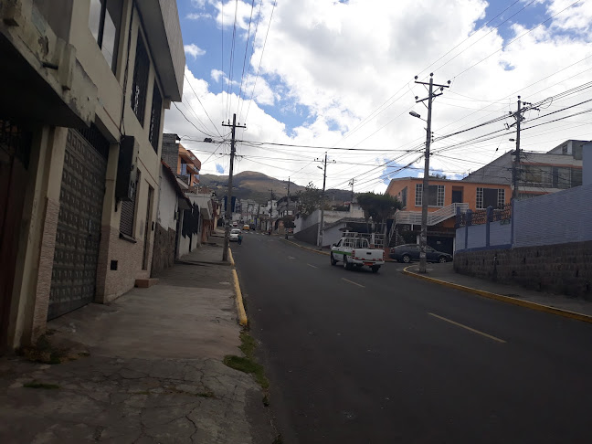 VFHX+24G, Pedro de Alvarado, Quito 170103