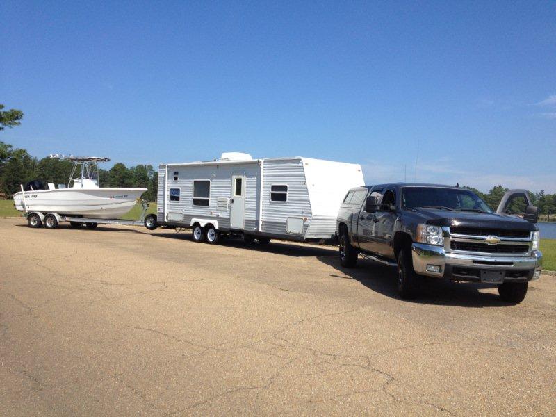 Safety Tips for Towing a Boat with an RV