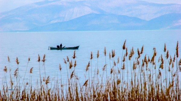 C:\Users\lg\Desktop\depositphotos_85560004-stock-photo-beyehir-lake.jpg