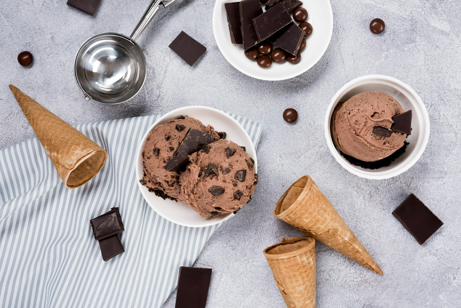 Rețeta de înghețată de ciocolată cu fulgi de ciocolată