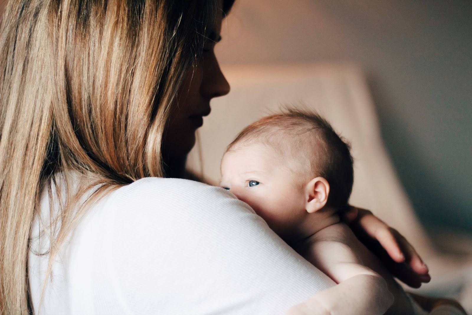 hollie-santos-aUtvHsu8Uzk-unsplash-min