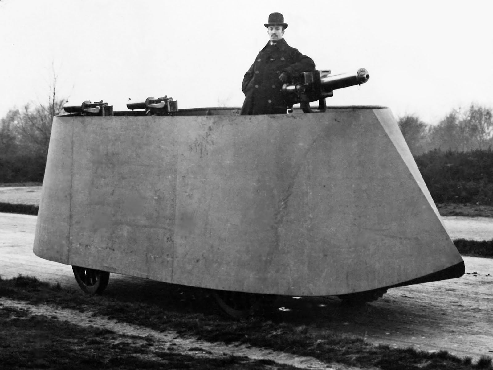 Britain's Simms Motor War Car existed only as a prototype. Image via Wikimedia Commons.