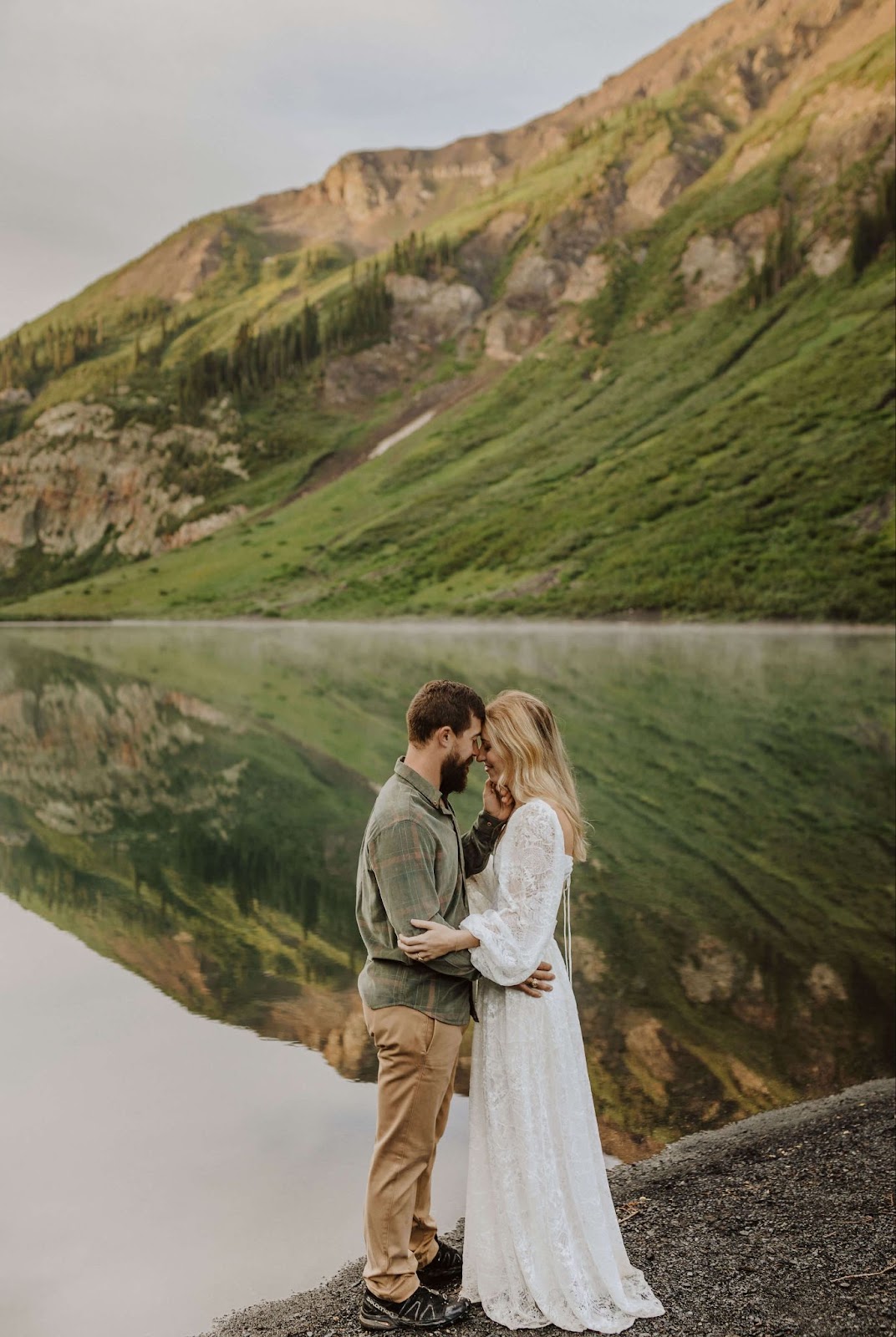 elopement couple posing for elopement picture