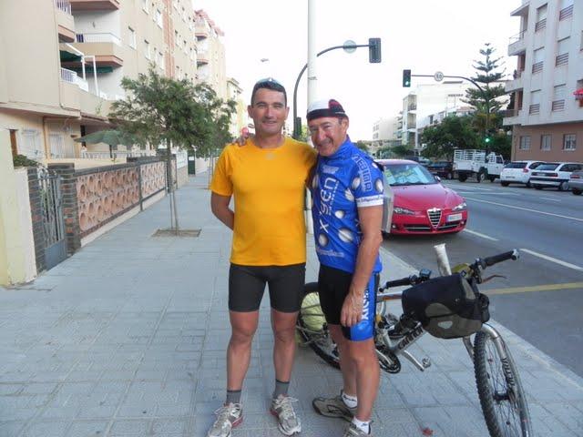 https://blogger.googleusercontent.com/img/b/R29vZ2xl/AVvXsEjDrA0NSCJkkpN-usKh9uJARnYLfi9AGiJhnCocMkwtem1QelxvRKrERkWXm44JHYIeYwCu2rMQFX2KWiOpYFmU7OjhSLzUjzIt8nYFF9vNyn2BABvg9tkAO6XyazFPDL1fo-Fzy-KIBd4/w640-h480-no/DSCN1911.jpg