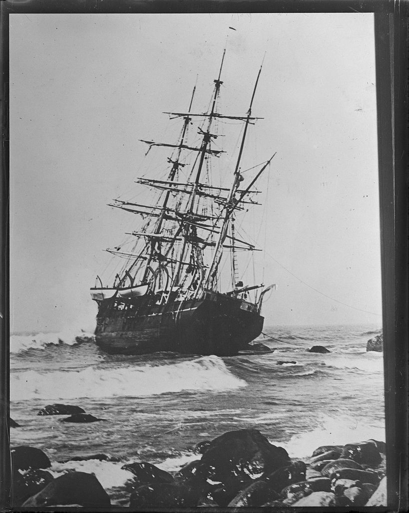 Last of the famous whaling fleet Wanderer wrecked off Cuttyhunk ...