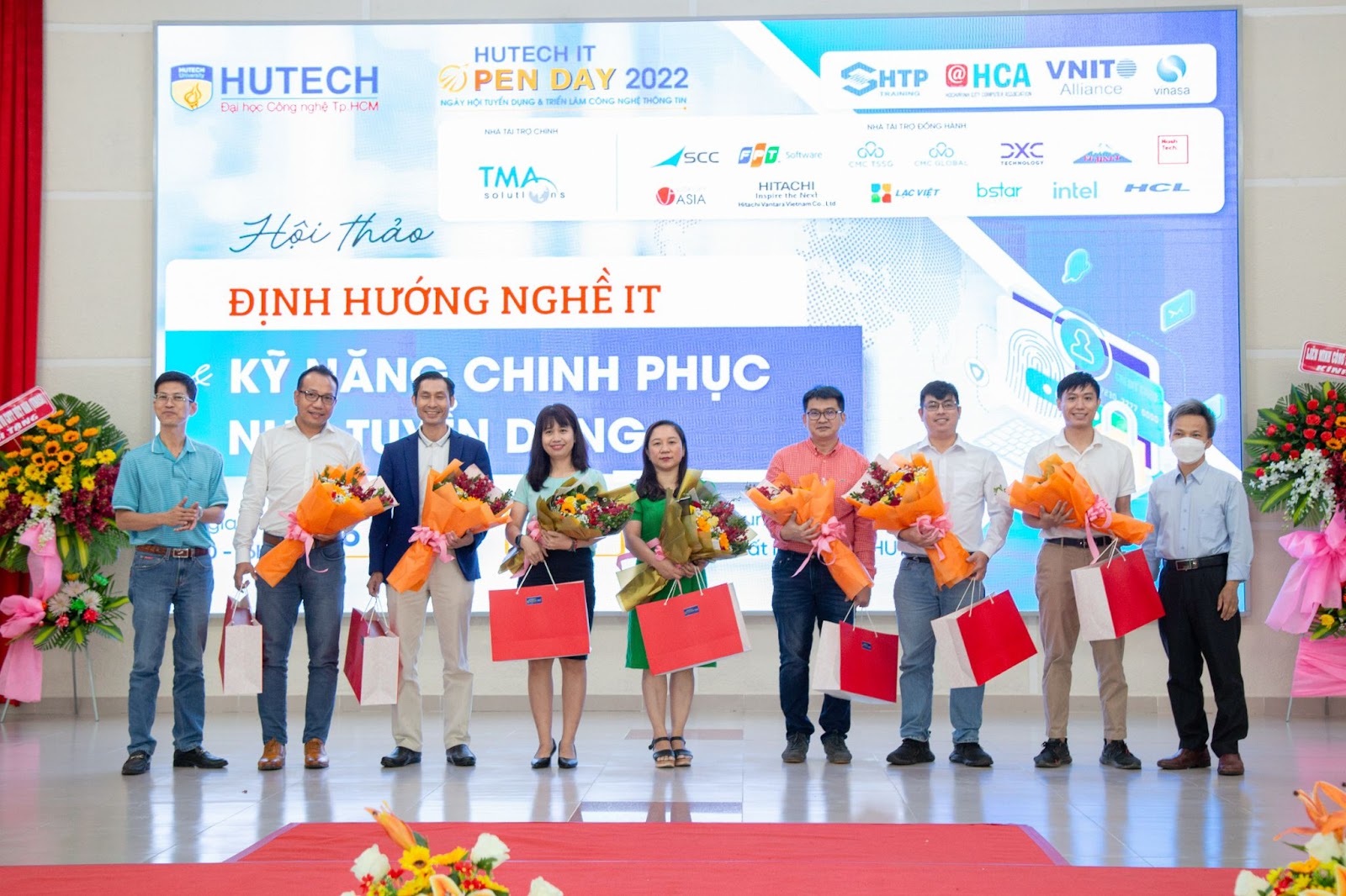 HUTECH IT OPEN DAY VỚI CHỦ ĐỀ: ĐỊNH HƯỚNG NGHỀ NGHIỆP & TRIỂN KHAI THỰC TẬP 10