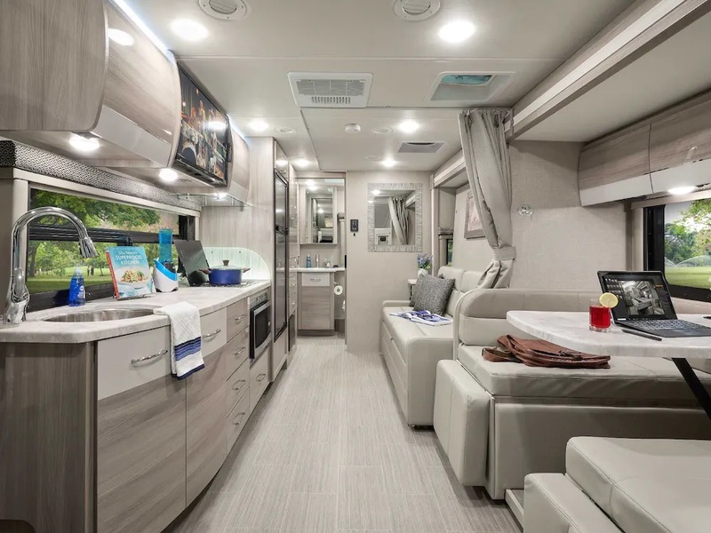 Class C RVs Under 25 Feet with Murphy Beds Thor Delano 24FB Interior