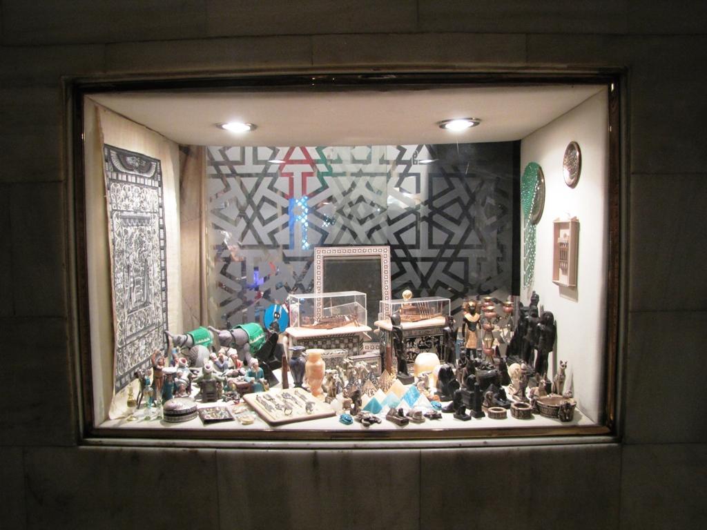 C:\Users\user\Desktop\AAA TOM AAA\ART\E G Y P T  2013\P R E S S\New Museum\Extra Images\Mena House Hotel Hack.jpg