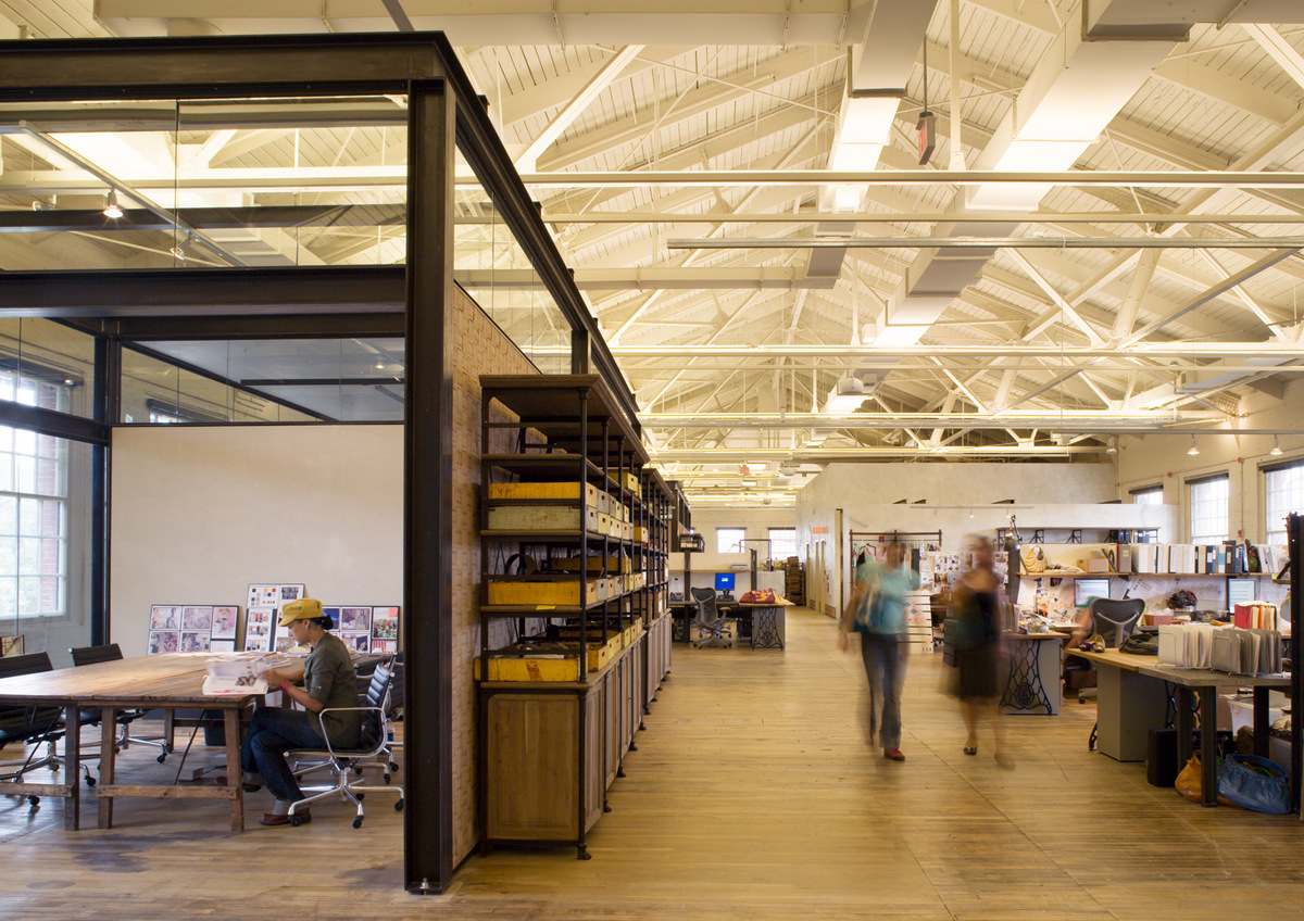 Sơn hiệu ứng Waldo-Thiết kế không gian văn phòng nổi bật-Văn phòng làm việc Urban Outfitter