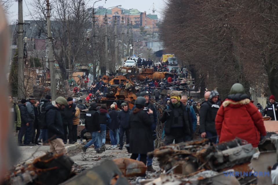 Буча сегодня: жители приходят в себя после тяжелых боев за город / Фото: Анатолий Сирык, Укринформ