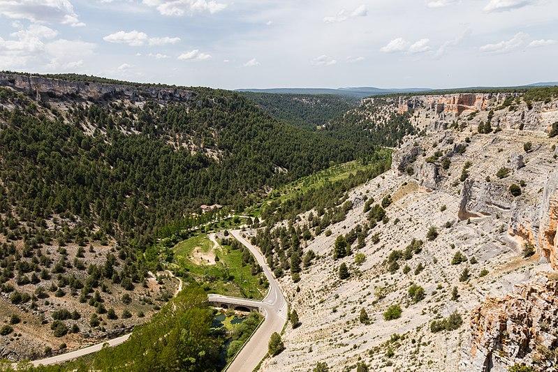 C:\Users\1\Desktop\800px-Parque_Natural_del_Cañón_del_Río_Lobos,_Soria,_España,_2017-05-26,_DD_20.jpg