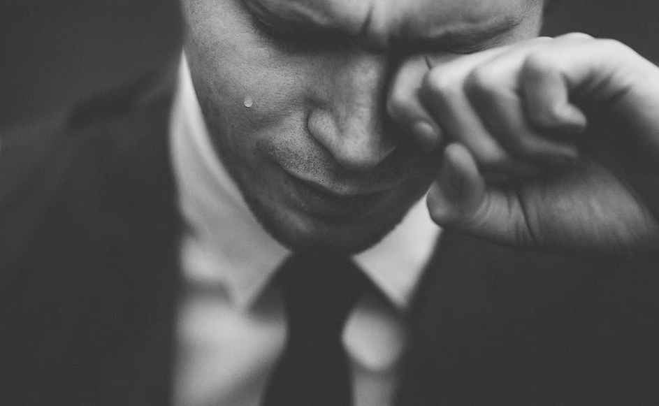 Study reveals men experience more emotional pain after breakups