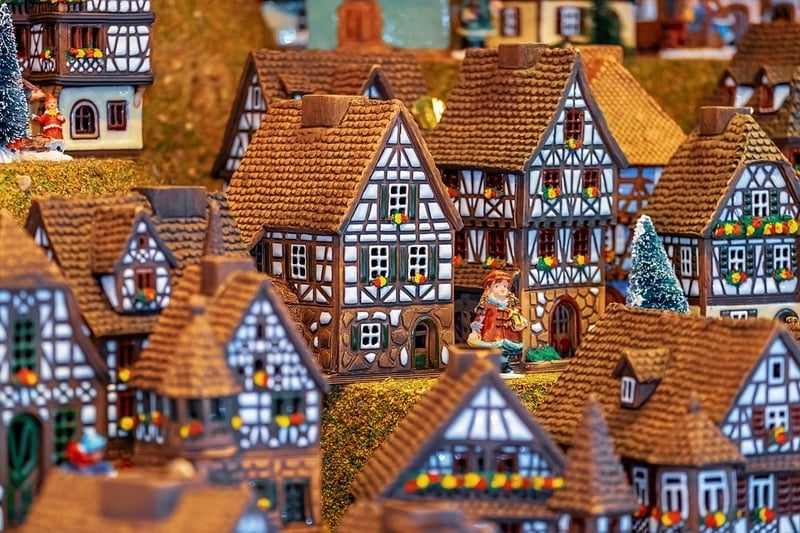 Ceramic half-timbered houses for sale in a German Christmas market