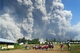 Mount Sinabung volcano eruption on Indonesia island of Sumatra prompts "red  notice" for airlines - CBS News