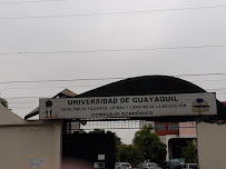 Universidad De Guayaqui. " Complejo académico " - Psicólogo
