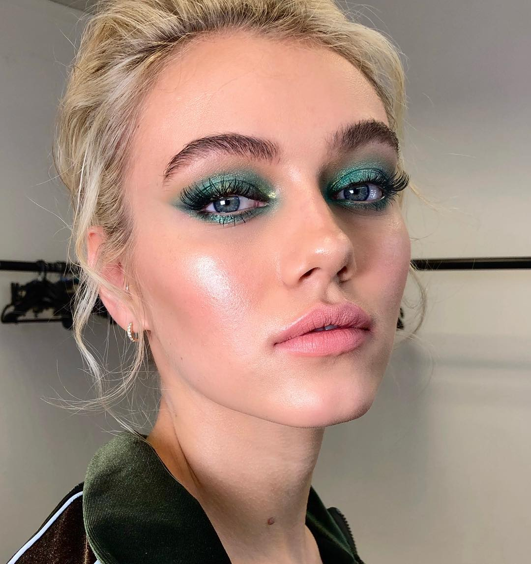 Pink Lipstick With Emerald Green Eyeshadow