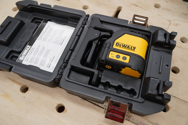 การเปรียบเทียบเลเซอร์สีเขียวแบบ Cross Line Dewalt กับ Bosch กับ Stabilia5