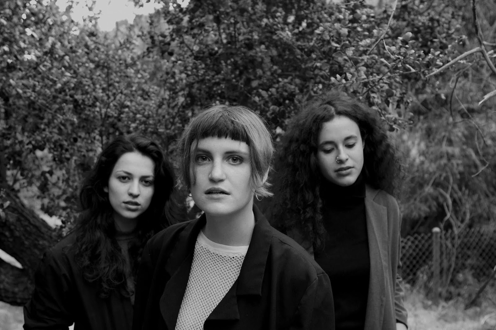 http://static.stereogum.com/uploads/2015/09/MUNA.jpg