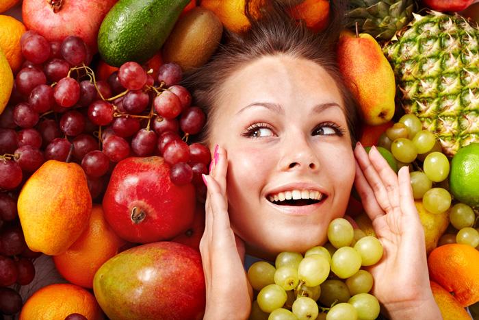 http://uconn-today.universityofconn.netdna-cdn.com/wp-content/uploads/2012/04/food-skin-health.jpg