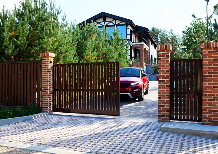Как выбрать ворота для дома или дачи?