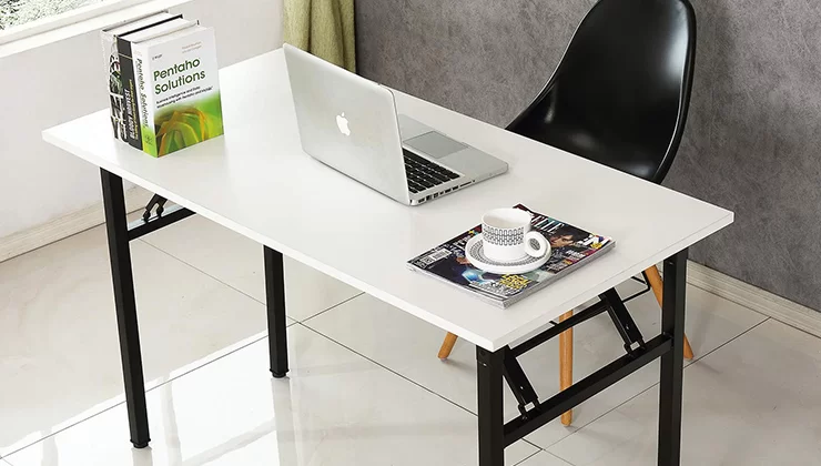 Bàn làm việc không thể thiếu trong văn phòng doanh nghiệp