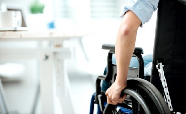 Буде виплачена одноразова допомога людям з інвалідністю та особам, що потребують хірургічного втручання