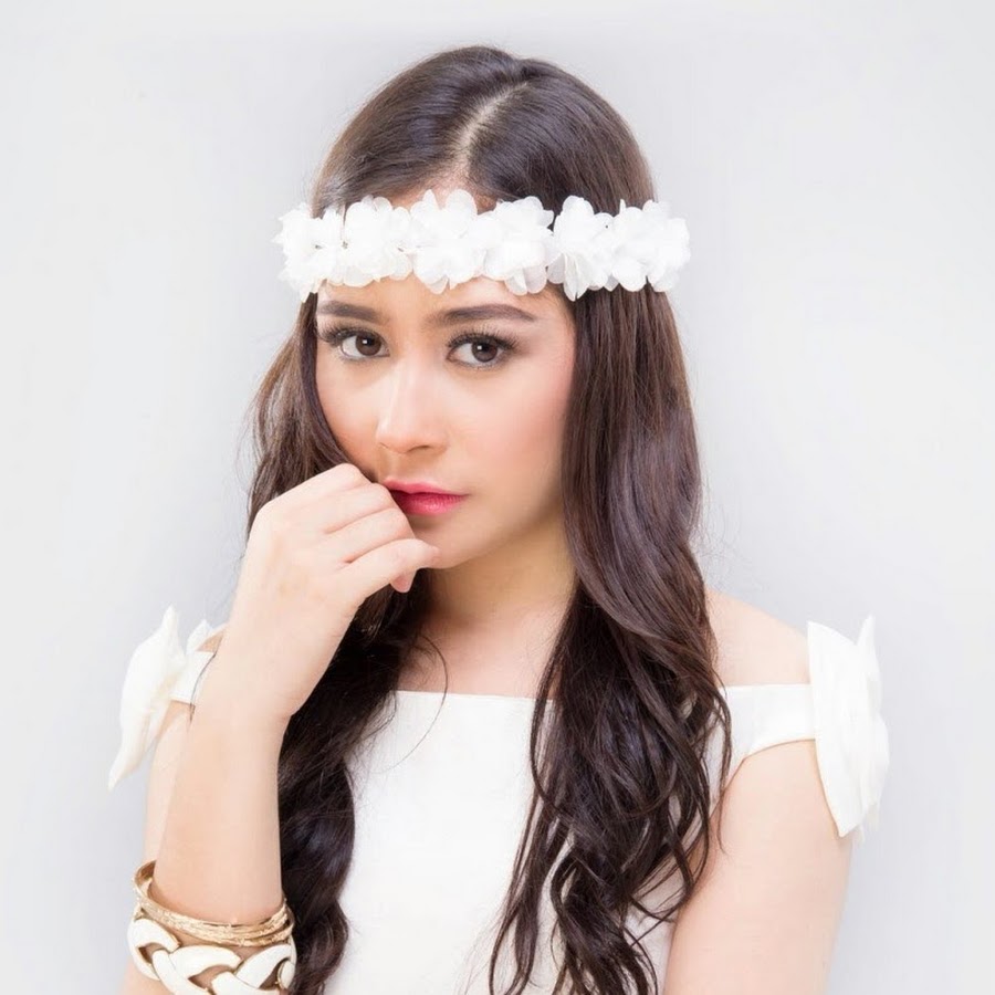 prilly 1.jpg