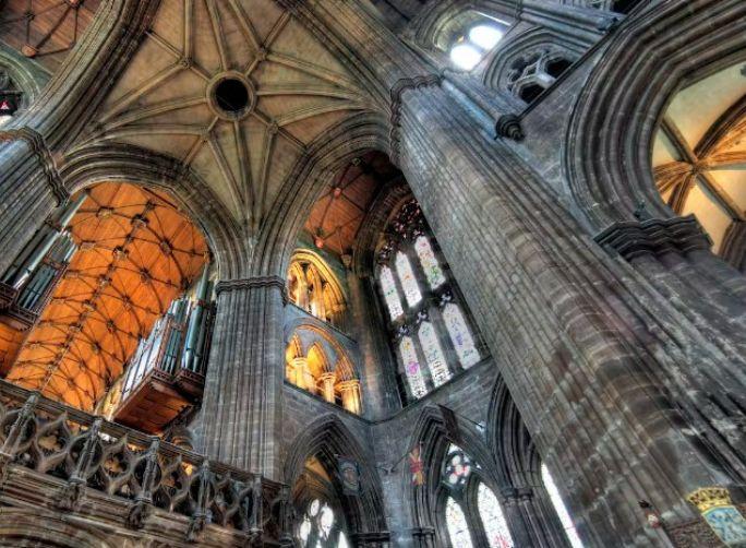 Should I Go to Glasgow or Edinburgh (Answered!)